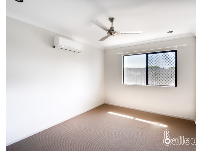 59 Beach Road, Dolphin Heads QLD 4740