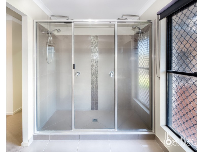 59 Beach Road, Dolphin Heads QLD 4740