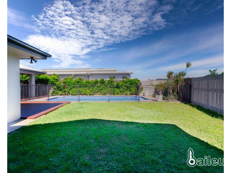 59 Beach Road, Dolphin Heads QLD 4740