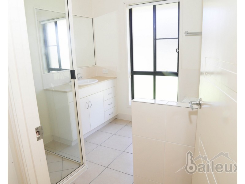 50 Whitehaven Drive, Blacks Beach QLD 4740