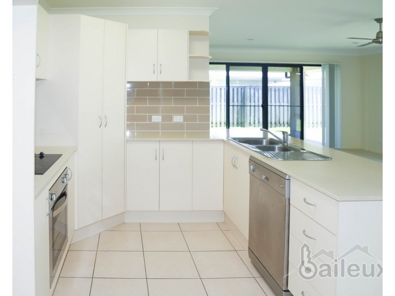 50 Whitehaven Drive, Blacks Beach QLD 4740