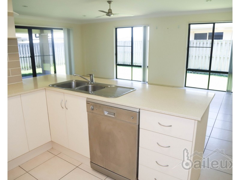 50 Whitehaven Drive, Blacks Beach QLD 4740