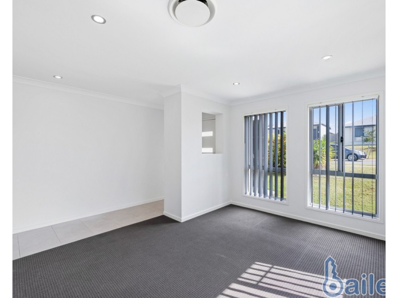 28 Phoenix Crescent, Rural View QLD 4740