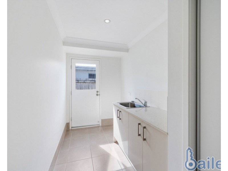 28 Phoenix Crescent, Rural View QLD 4740