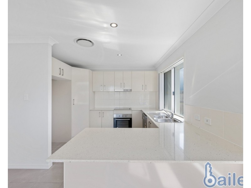 28 Phoenix Crescent, Rural View QLD 4740
