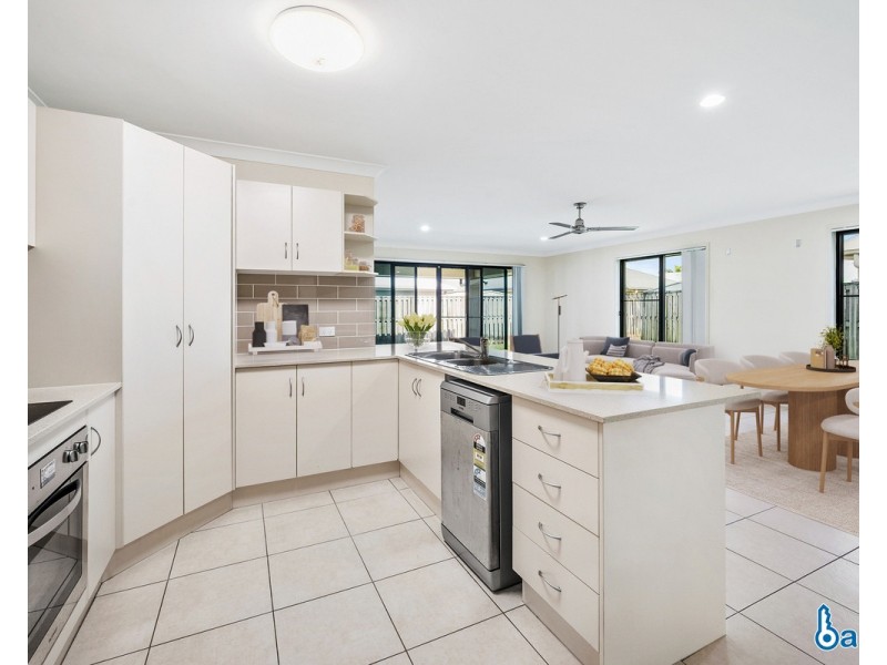 50 Whitehaven Drive, Blacks Beach QLD 4740