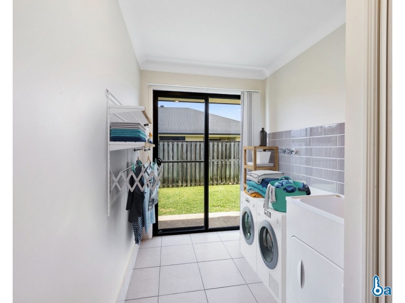 50 Whitehaven Drive, Blacks Beach QLD 4740