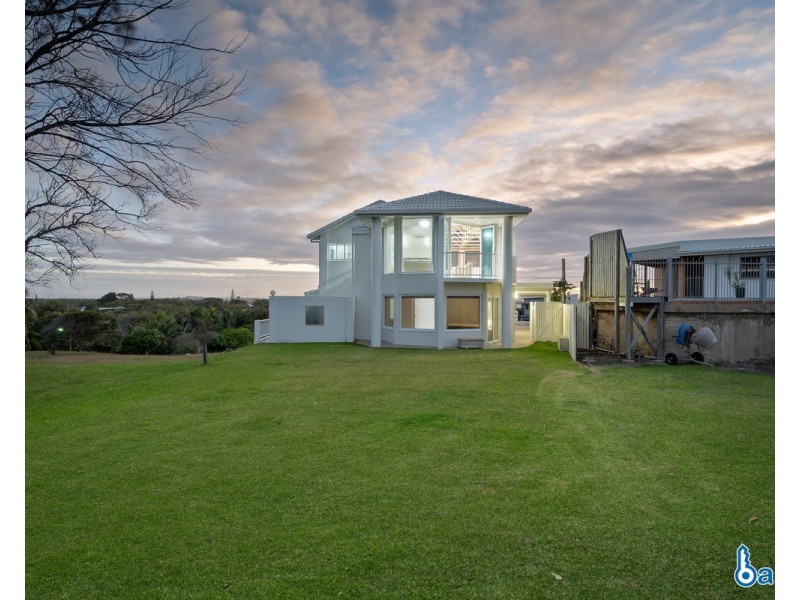 14 Albatross Street, Slade Point QLD 4740