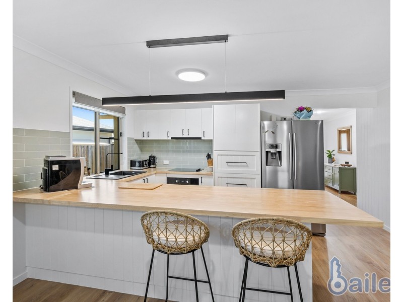 75 Whitehaven Drive, Blacks Beach QLD 4740