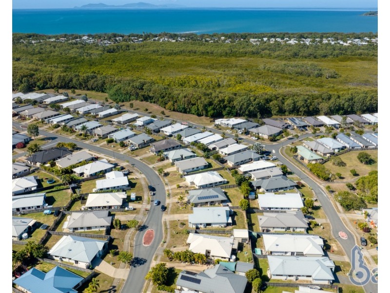 75 Whitehaven Drive, Blacks Beach QLD 4740