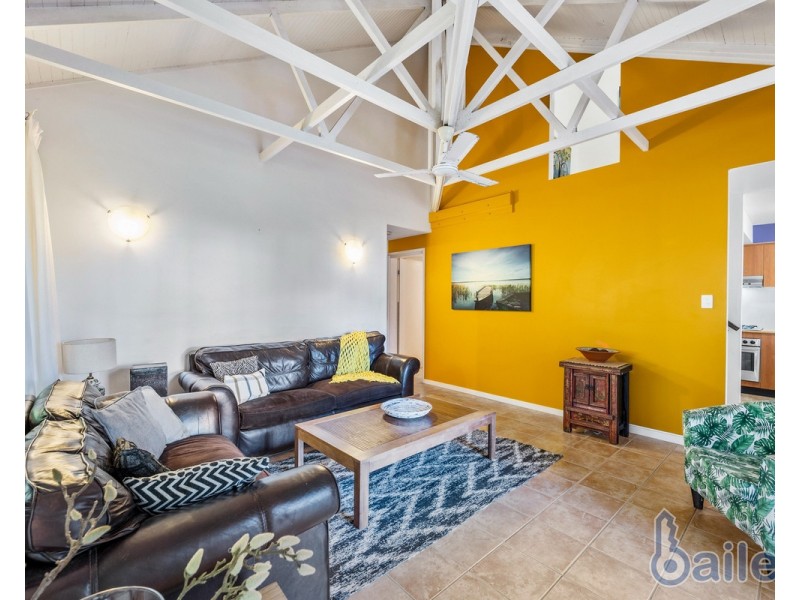 16/2 Beach Road, Dolphin Heads QLD 4740