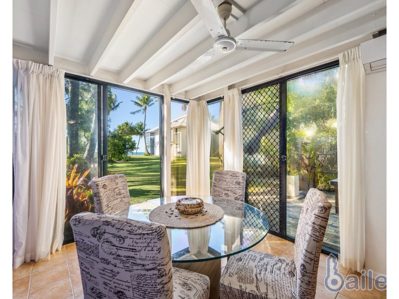 16/2 Beach Road, Dolphin Heads QLD 4740