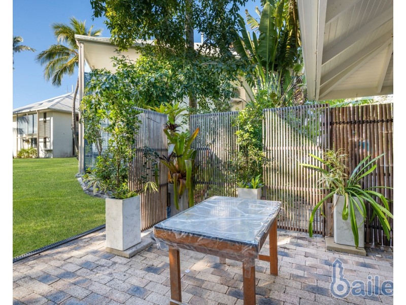 16/2 Beach Road, Dolphin Heads QLD 4740