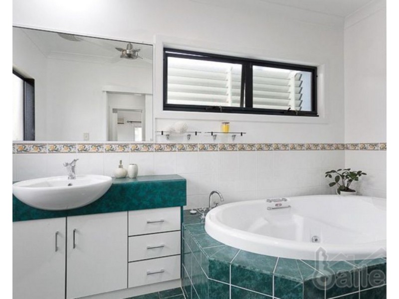 11 Coral Drive, Blacks Beach QLD 4740