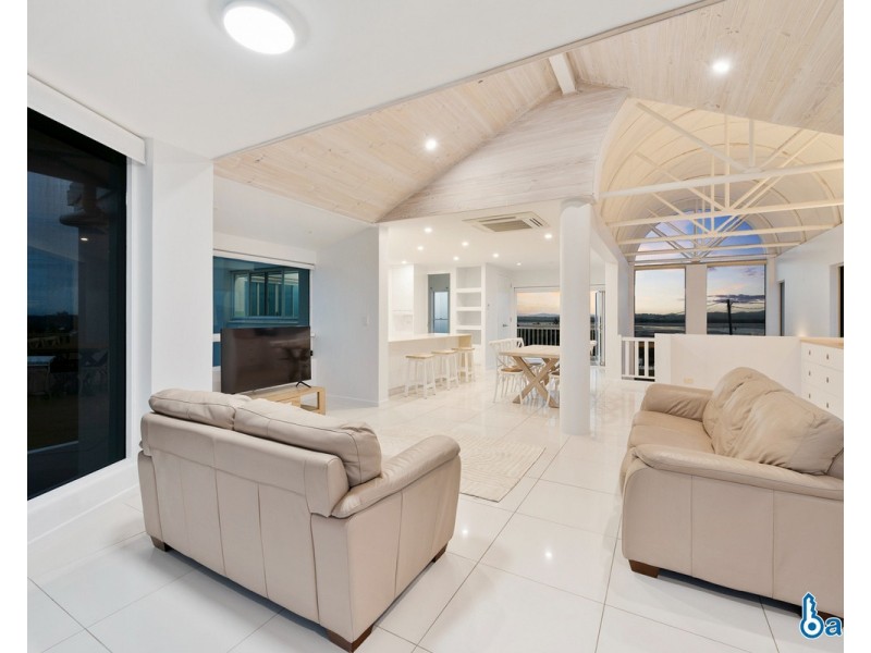 14 Albatross Street, Slade Point QLD 4740