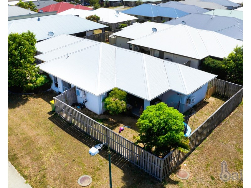 27 Trinity Parade, Blacks Beach QLD 4740