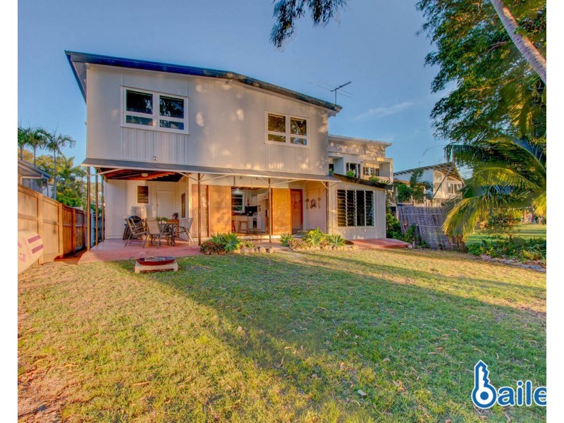 2 Sunset Boulevard, Eimeo QLD 4740