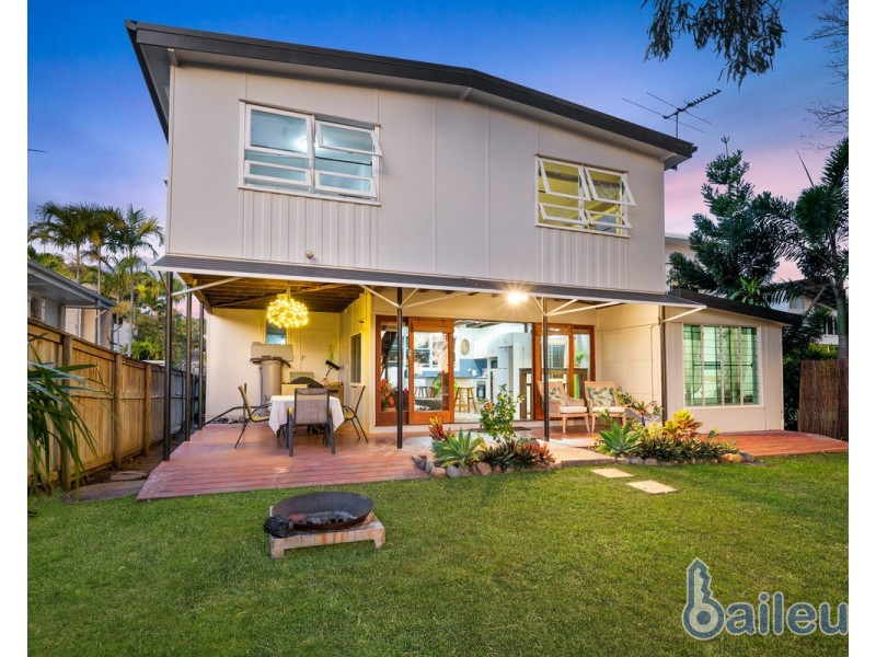 2 Sunset Boulevard, Eimeo QLD 4740