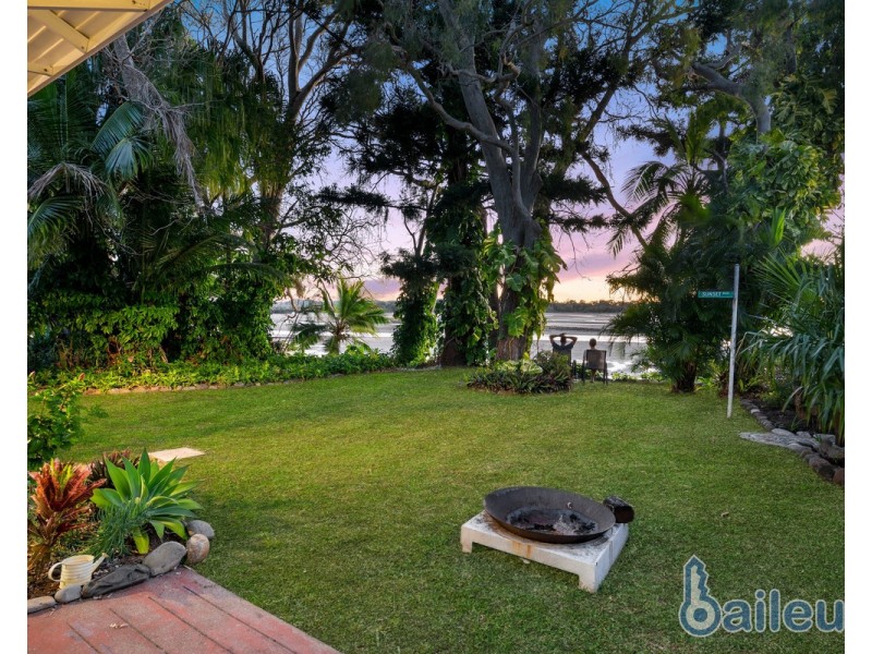 2 Sunset Boulevard, Eimeo QLD 4740