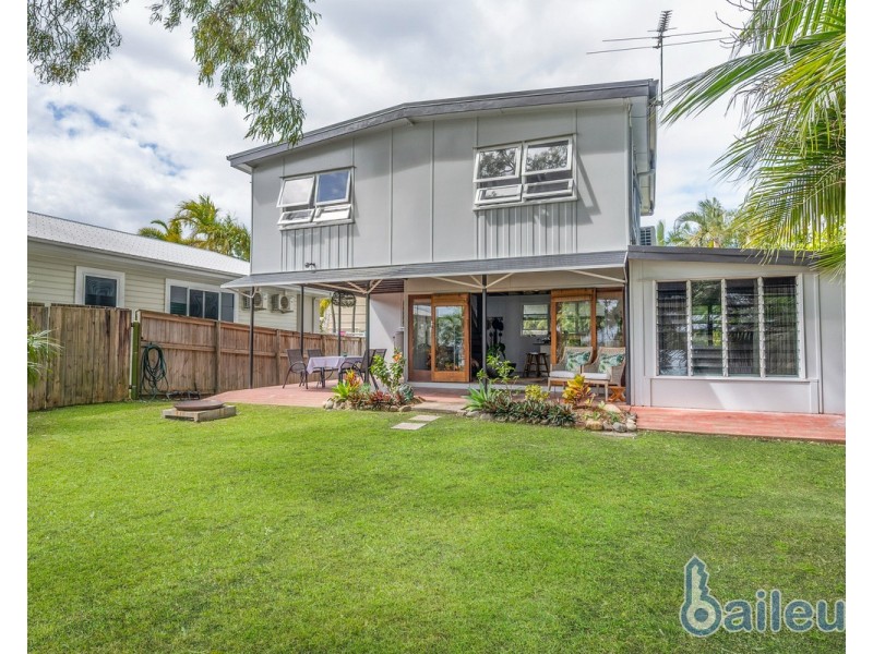 2 Sunset Boulevard, Eimeo QLD 4740