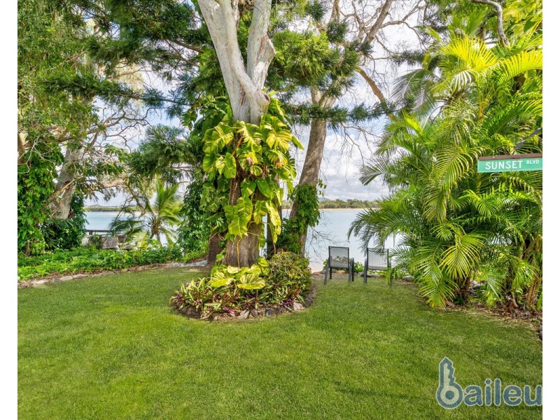 2 Sunset Boulevard, Eimeo QLD 4740