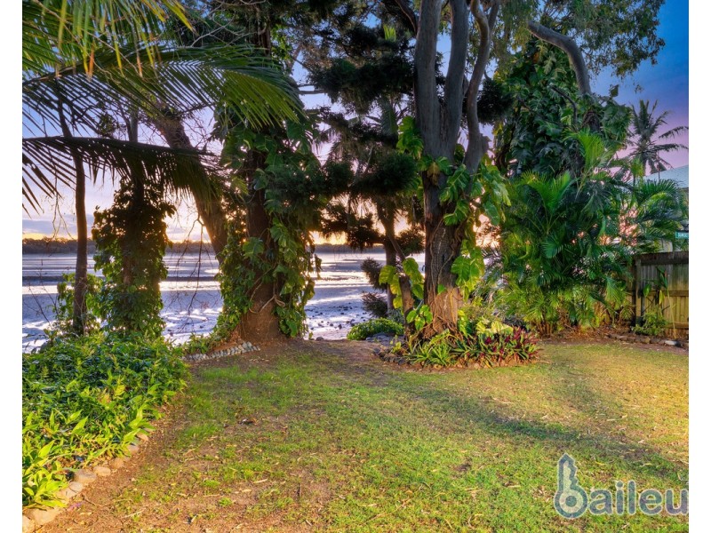 2 Sunset Boulevard, Eimeo QLD 4740