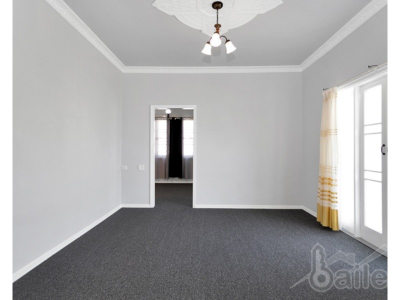 21 Mackenzie Street, West Mackay QLD 4740