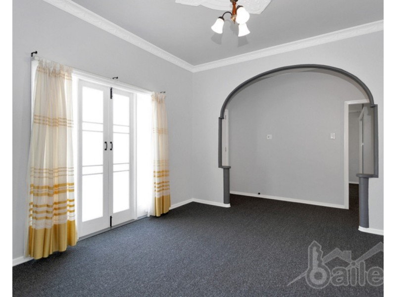 21 Mackenzie Street, West Mackay QLD 4740