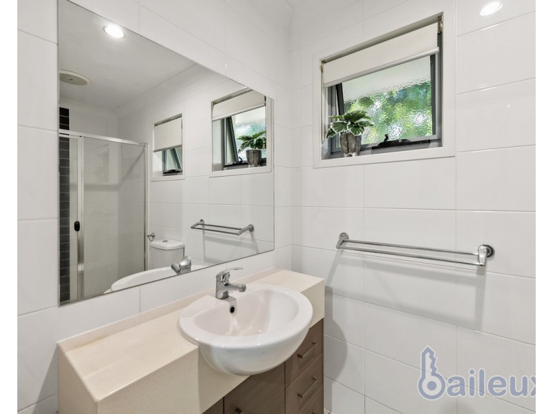 11 Place Avenue, Sarina QLD 4737