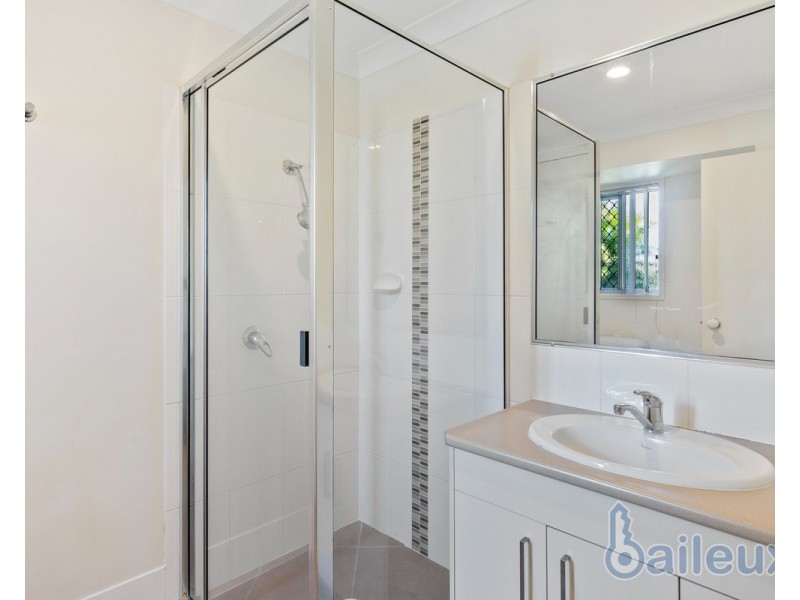 2 Highcrest Court, Bucasia QLD 4750