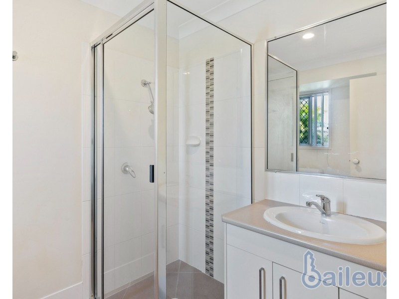 2 Highcrest Court, Bucasia QLD 4750