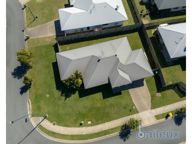 2 Highcrest Court, Bucasia QLD 4750