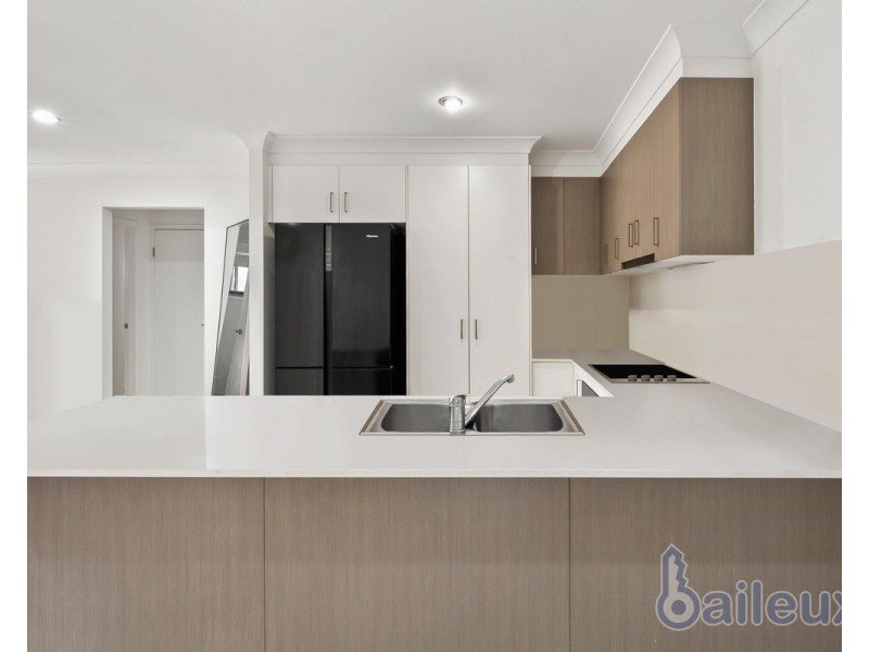 3/11 Place Avenue, Sarina Beach QLD 4737