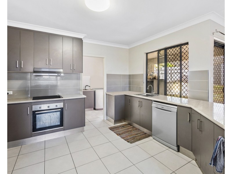 76 West Street, Sarina Beach QLD 4737