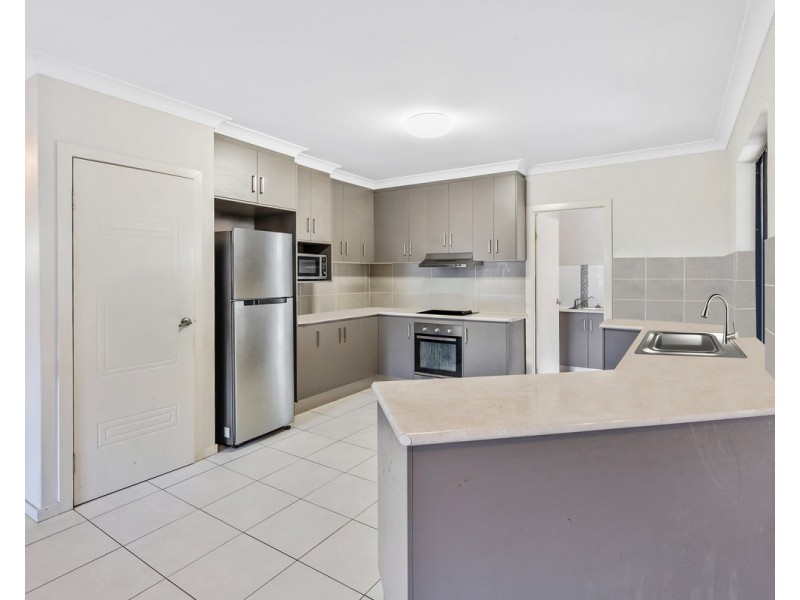 76 West Street, Sarina Beach QLD 4737