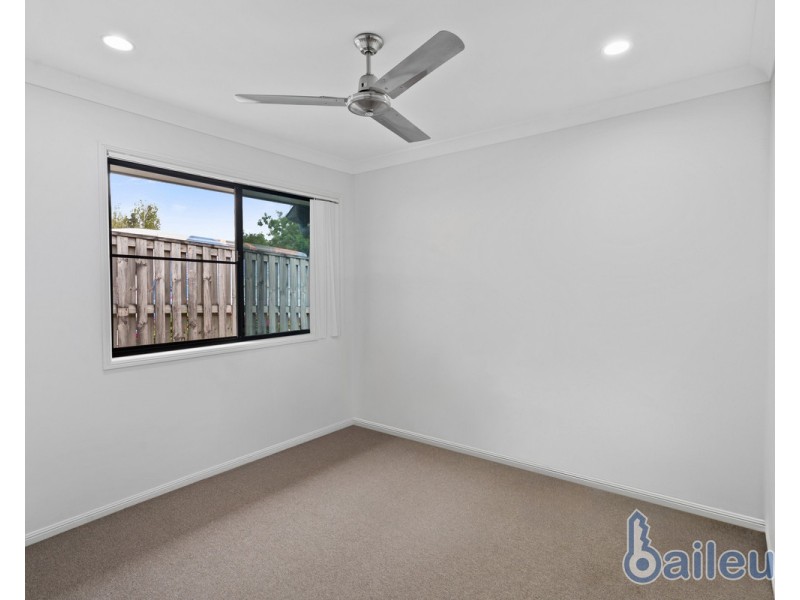 1/2 Whitehaven Drive, Blacks Beach QLD 4740