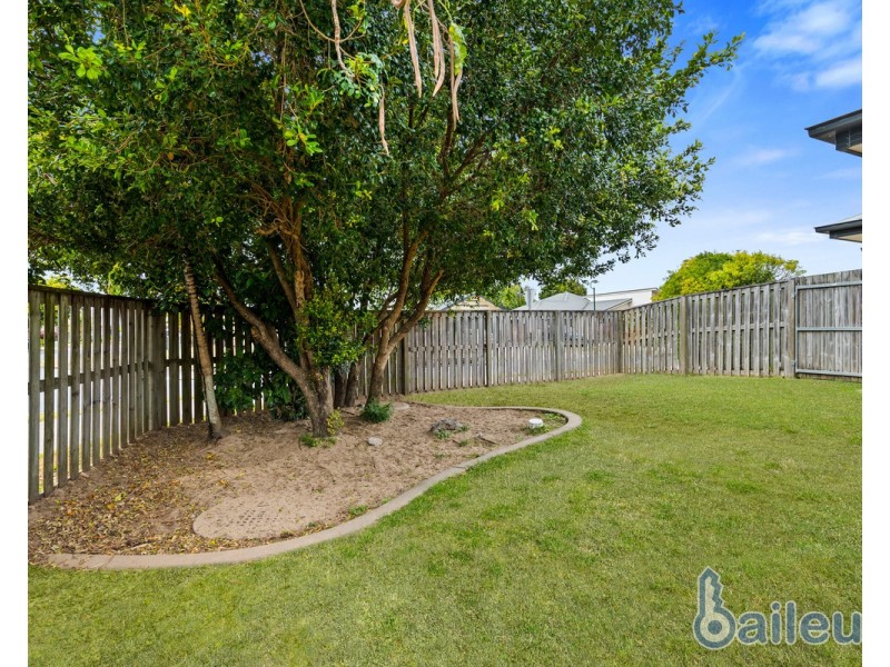 1/2 Whitehaven Drive, Blacks Beach QLD 4740