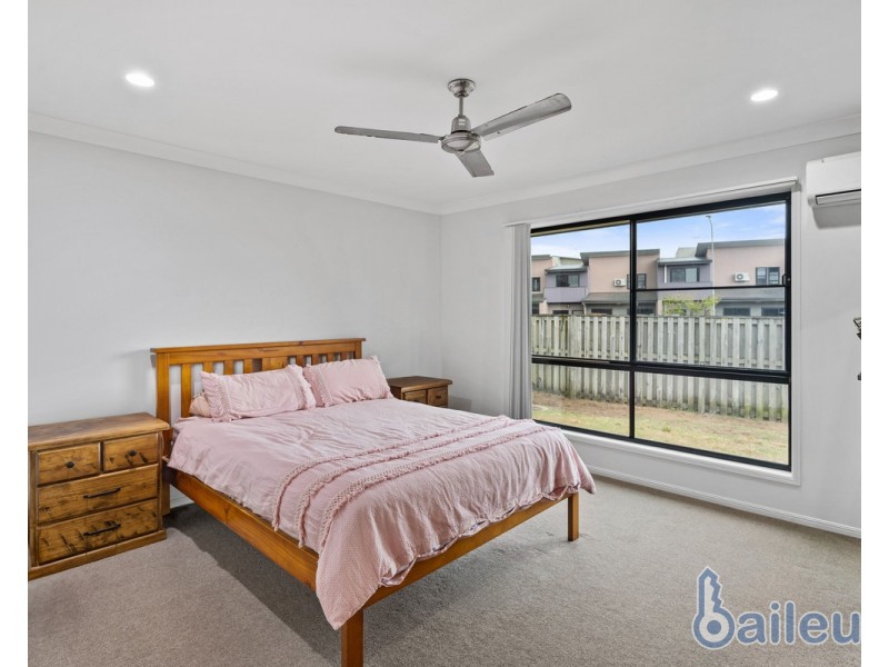 1/2 Whitehaven Drive, Blacks Beach QLD 4740