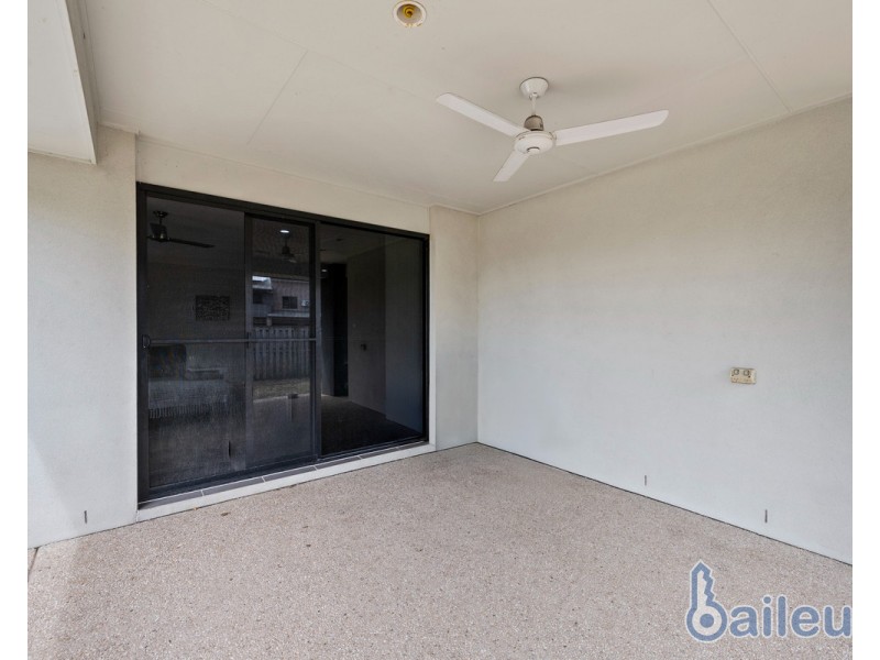 1/2 Whitehaven Drive, Blacks Beach QLD 4740