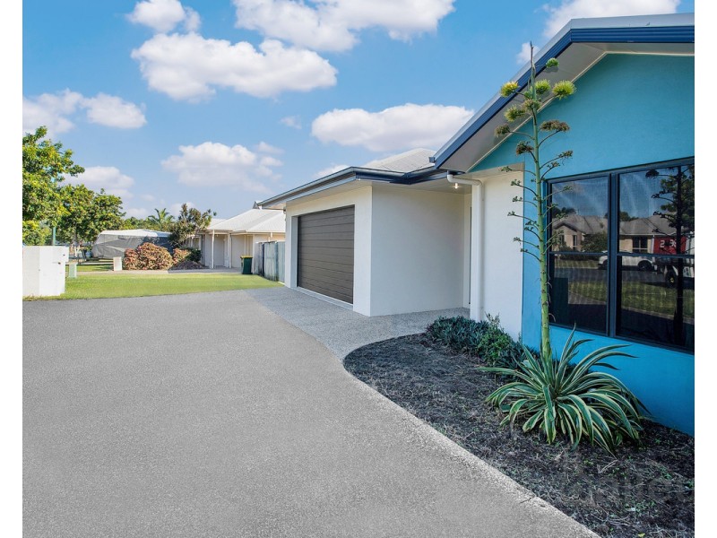 2/13 Bilgola Place, Blacks Beach QLD 4740