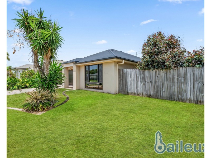 52 Whitehaven Drive, Blacks Beach QLD 4740