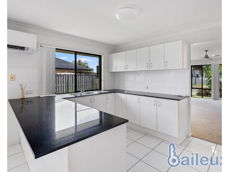 52 Whitehaven Drive, Blacks Beach QLD 4740