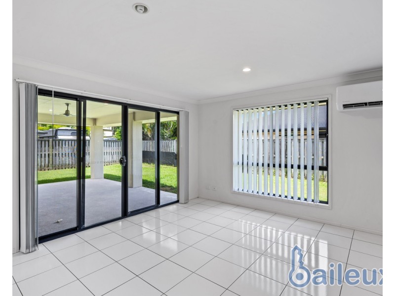 52 Whitehaven Drive, Blacks Beach QLD 4740