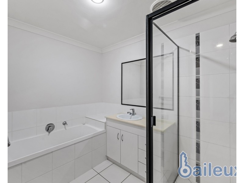 52 Whitehaven Drive, Blacks Beach QLD 4740