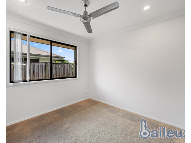52 Whitehaven Drive, Blacks Beach QLD 4740