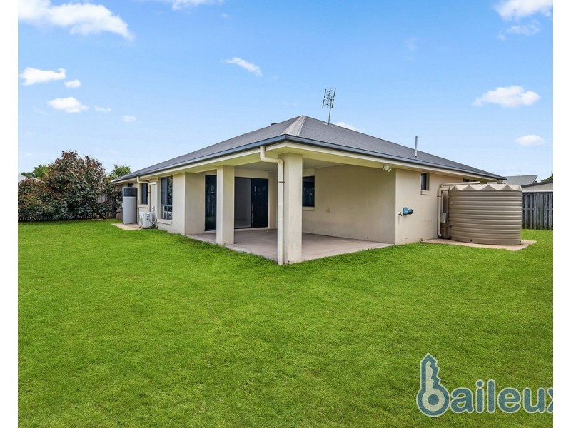 52 Whitehaven Drive, Blacks Beach QLD 4740