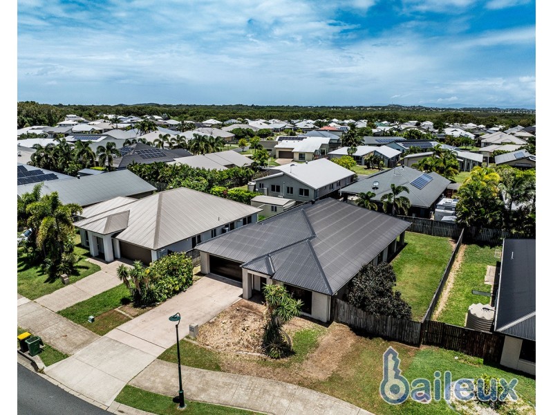 52 Whitehaven Drive, Blacks Beach QLD 4740