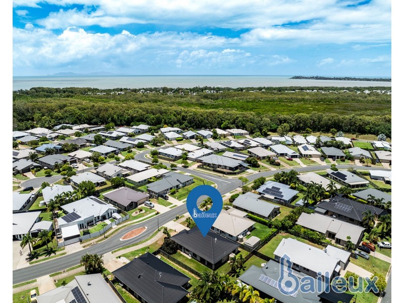 52 Whitehaven Drive, Blacks Beach QLD 4740