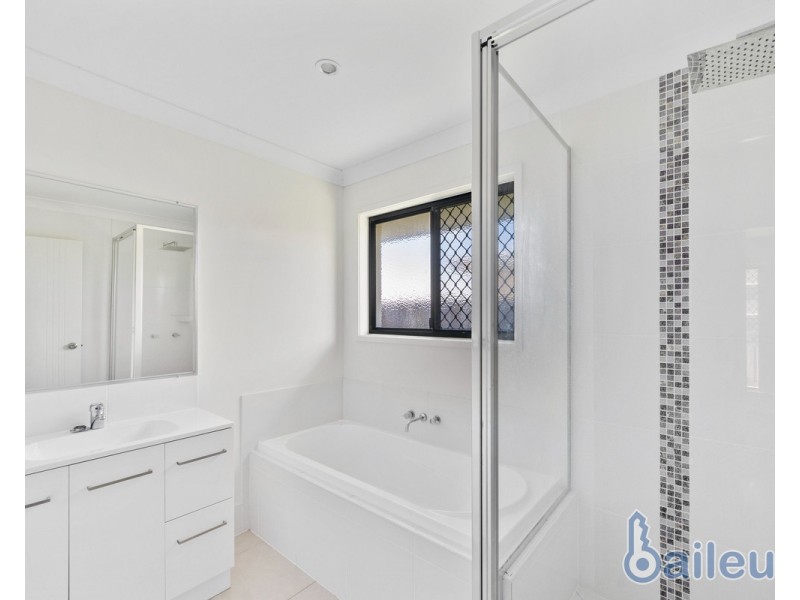 50 Donovan Street, Blacks Beach QLD 4740