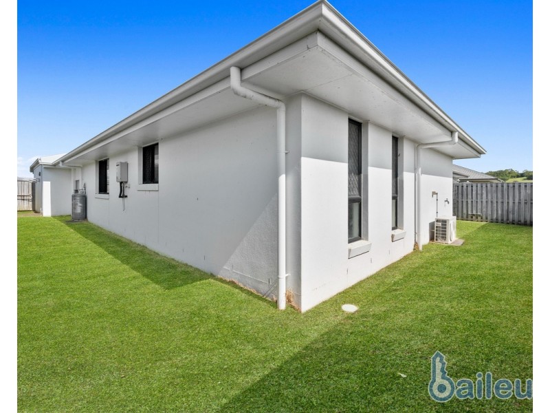 50 Donovan Street, Blacks Beach QLD 4740